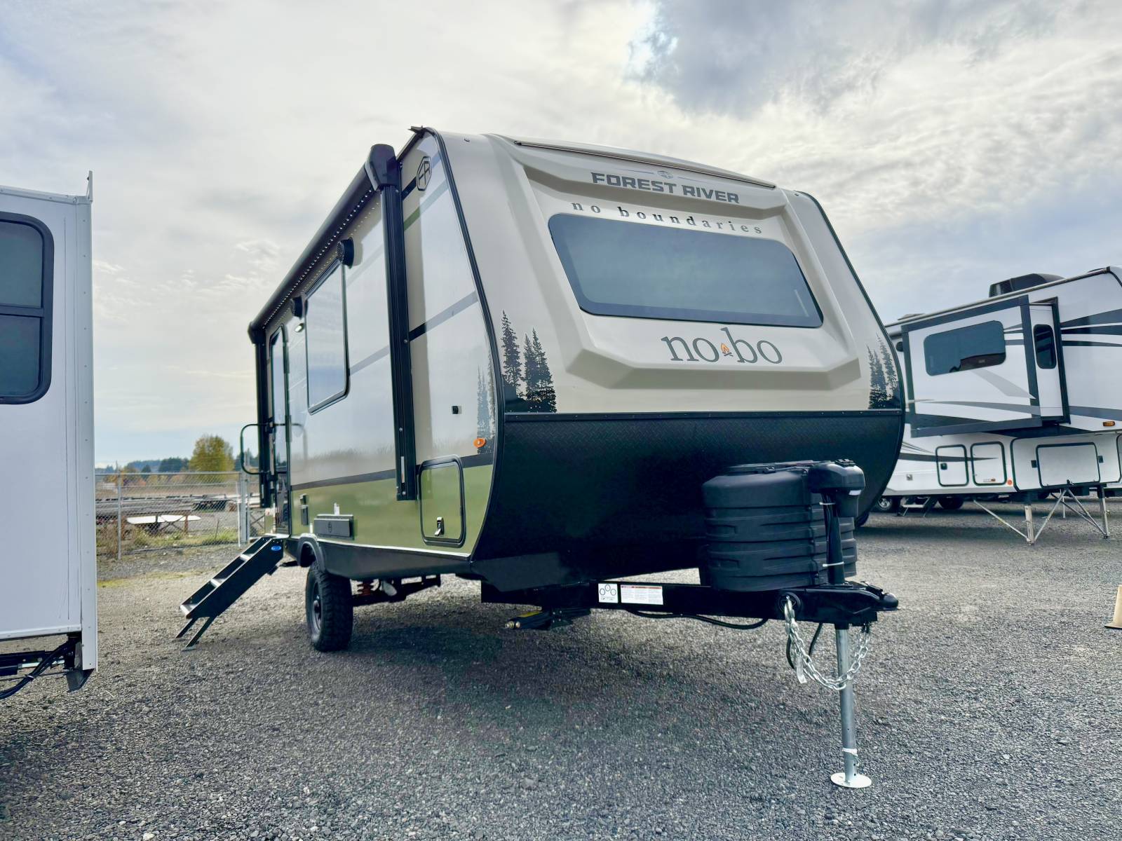 NEW 2026 FOREST RIVER NO BOUNDARIES 18.2 - Camper's Choice RV